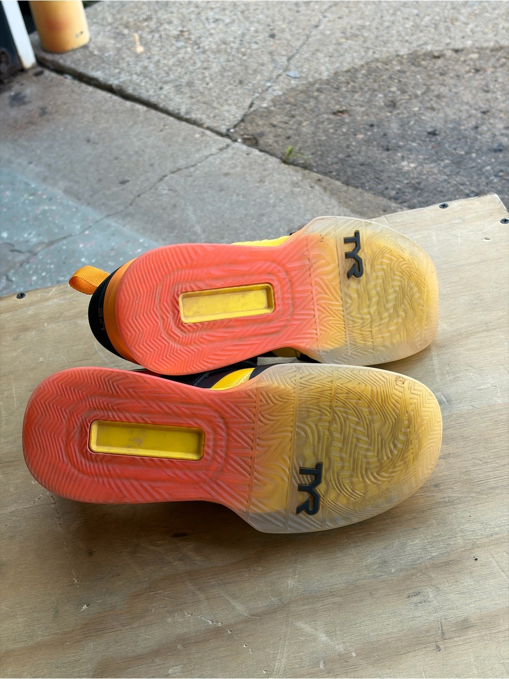 TYR lifters size 7.5 - Picture 6 of 11